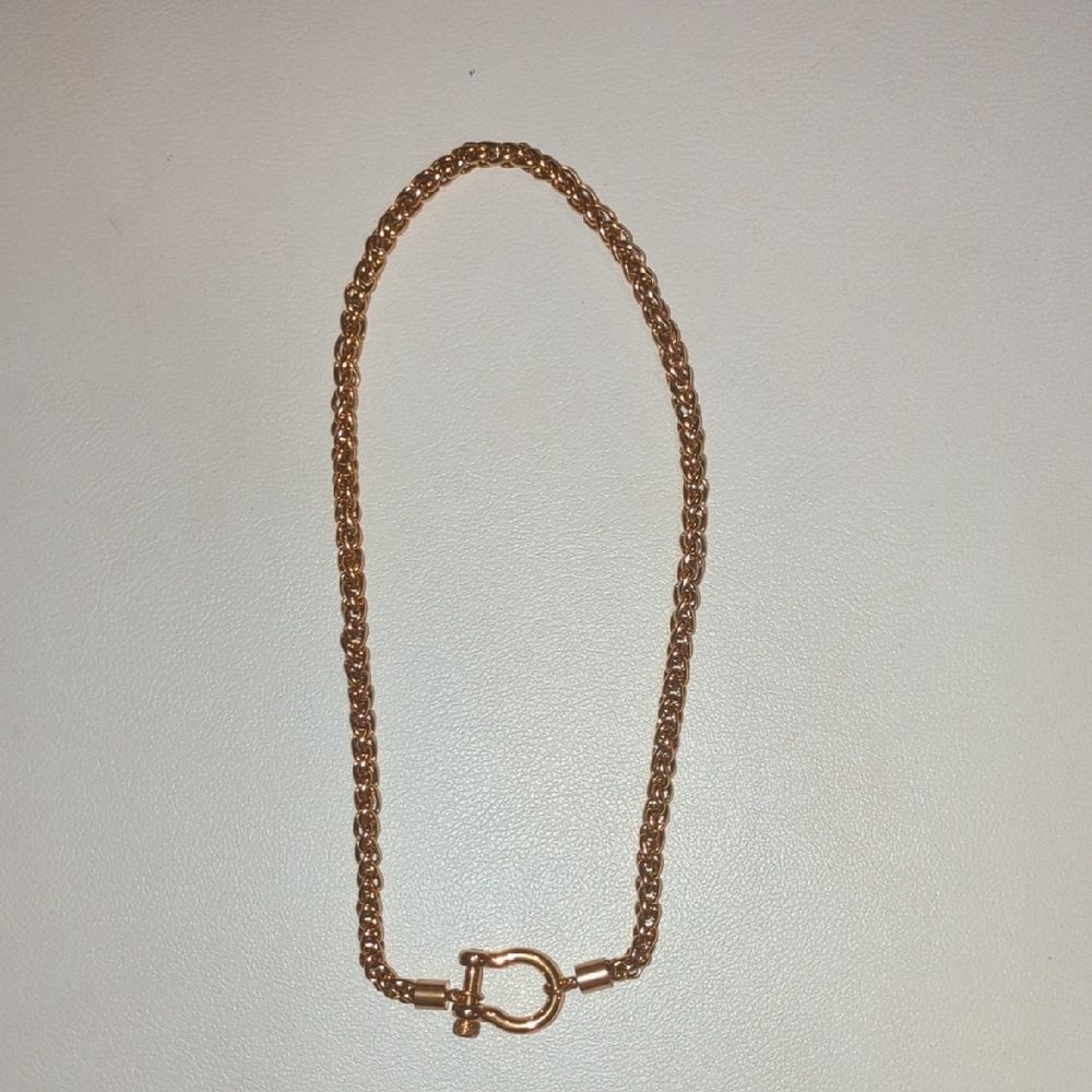 Elegant Gold Chain Necklace